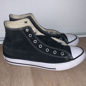 Black high top converse size 3